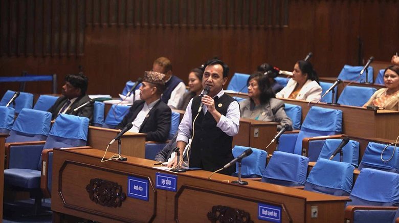 संसद दिवसको अवसरमा कांग्रेस महामन्त्री विश्वप्रकाश शर्माद्वारा लोबुचे हिमाल आरोहण