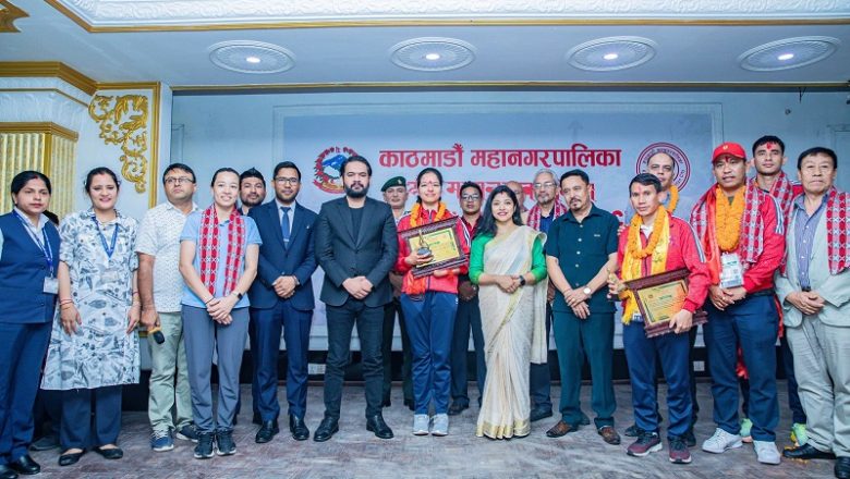 पारा तेक्वान्दो खेलाडी पलेशालाई काठमाडौं महानगरद्वारा नगद ५ लाखसहित सम्मान