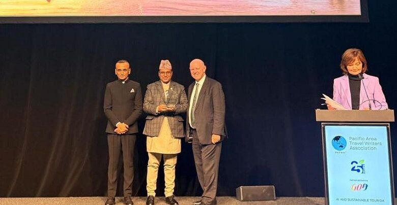 जर्मनीको बर्लिनमा नेपालका पर्यटनमन्त्रीले पाए अवार्ड