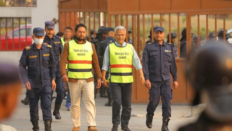 रबीन्द्र मिश्र र धवल शम्सेर थप ६ दिन थुनामै