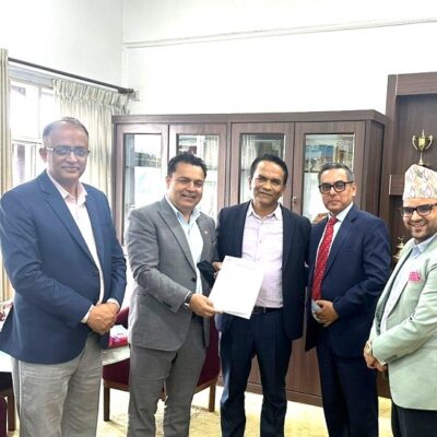 गैरआवासीय नेपाली संघ र गभर्नरबीच भेटवार्ताः लगानी प्रबर्द्धनमा जोड