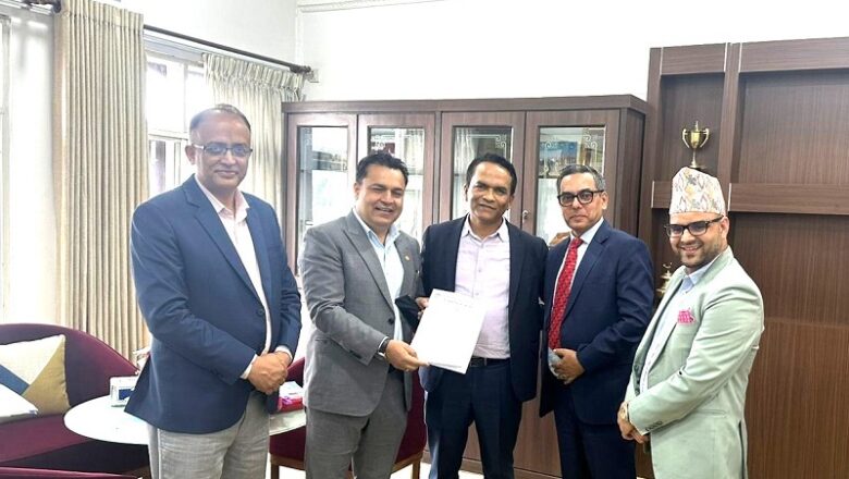 गैरआवासीय नेपाली संघ र गभर्नरबीच भेटवार्ताः लगानी प्रबर्द्धनमा जोड
