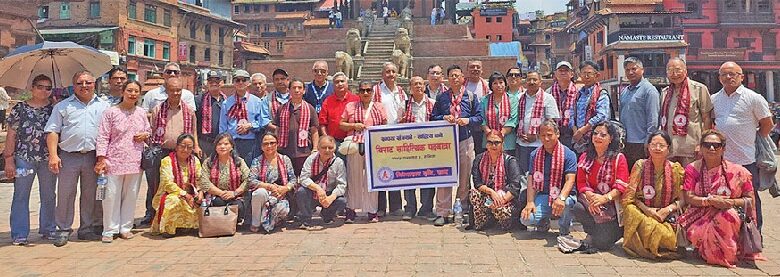 भक्तपुरका विभिन्न स्थानको अवलोकन गर्दै विराट साहित्य पदयात्रा सम्पन्न