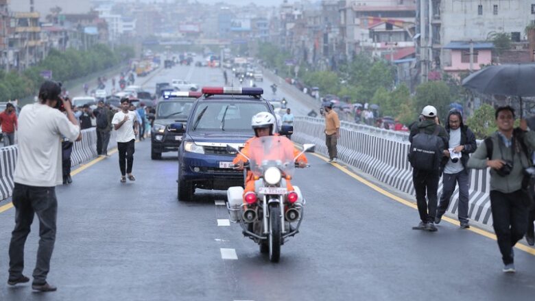 ग्वार्को चोकको ‘ओभर पास’ प्रधानमन्त्री केपी शर्मा ओलीद्वारा उद्घाटन
