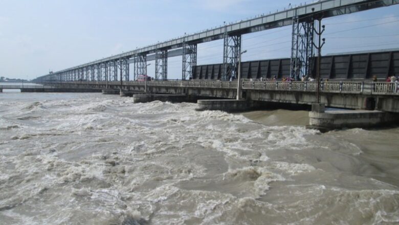 सप्तकोशी नदीमा बढ्यो पानीको सतह