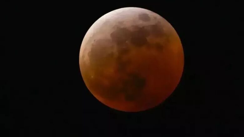 मंगलबार चन्द्रग्रहण लाग्ने