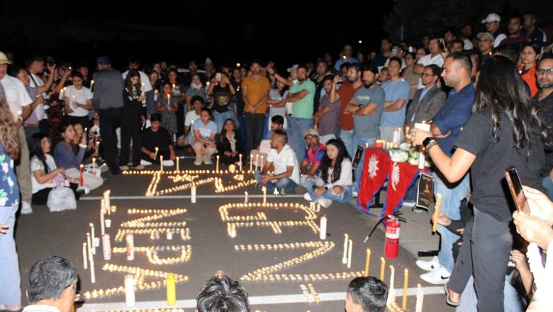 कोलोराडोमा जेनजी पुस्ताको आन्दोलनमा मारिएका युवाको सम्झनामा दीप प्रज्वलन