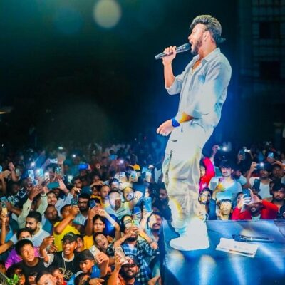 अमेरिकाका ११ सहरमा गायक दुर्गेश थापाले साङ्गीतिक प्रस्तुति दिंदै