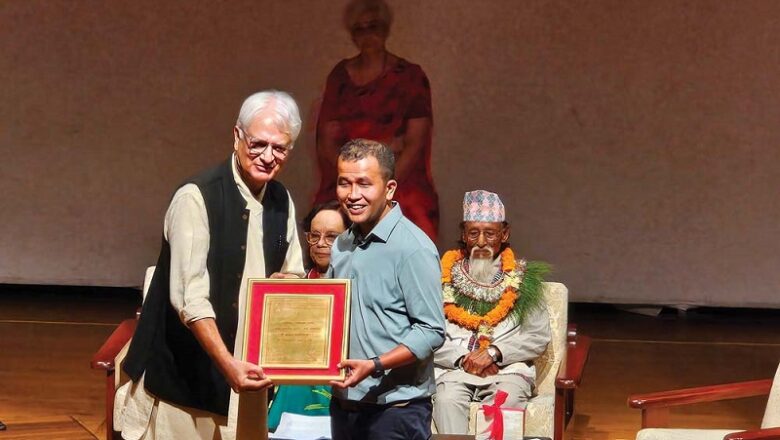 छुदेन काविमो तथा प्रेमदेव गिरीलाई मदन र जगदम्बाश्री पुरस्कार प्रदान