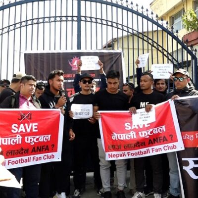 ‘ए’ डिभिजन लिगको माग गर्दै फुटबल खेलाडीद्वारा एन्फामा धर्ना