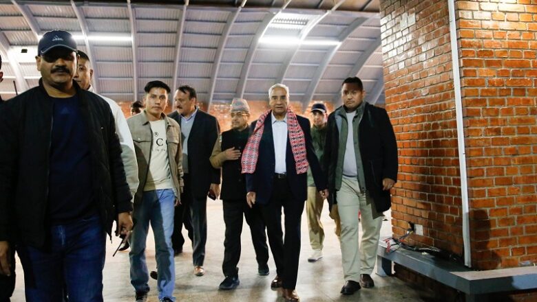 नेपाली कांग्रेसका सभापति देउवा दम्पत्ति सिङ्गापुरबाट स्वदेश फिर्ता