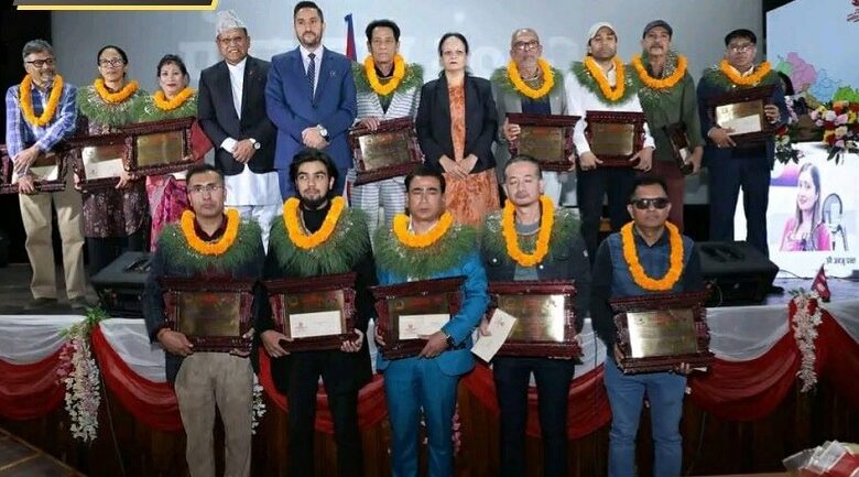१५ जना सिनेकर्मीहरूलाई ‘सांस्कृतिक रूपान्तरण पुरस्कार प्रदान