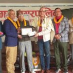 एनआरएनएका पूर्वअध्यक्ष तथा लेखक जीवा लामिछानेलाई सम्मानित