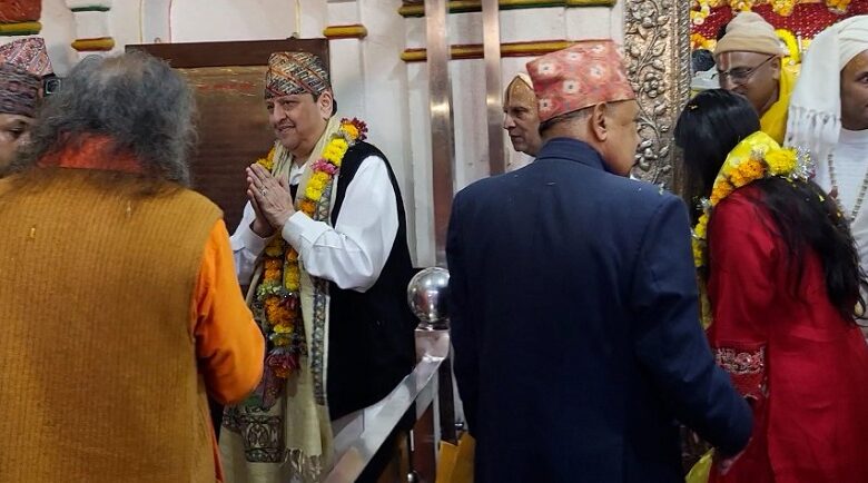 पूर्वराजा ज्ञानेन्द्र शाहद्वारा जानकी मन्दिरमा विशेष पूजापाठ