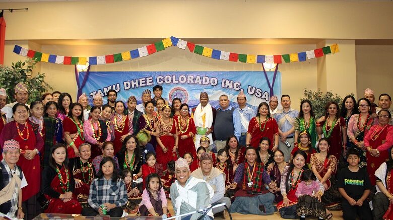 बोल्डर नगरमा बरिष्ठ लोक तथा दोहोरी गायक राजु परियारले सबैलाई नचाए