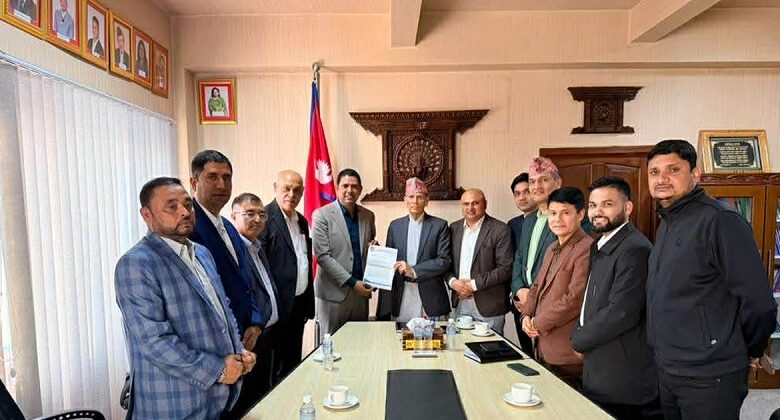 नेपाली मूलका नेपालीलाई नेपालीको पहिचानसहितको परिचयपत्रको व्यवस्था गर्न माग