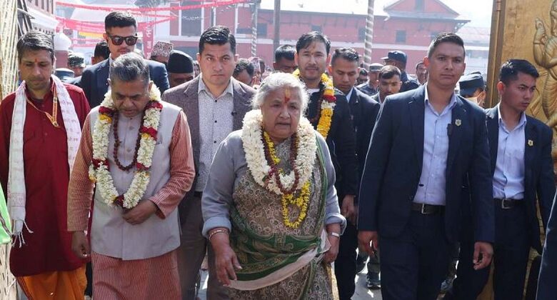 निर्वाचन सम्पन्न भएपछि प्रधानमन्त्री सुशीला कार्कीद्वारा पशुपतिमा पूजा आरधना