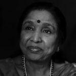 प्रसिद्ध गायिका आशा भोसलेको ९२ वर्षको उमेरमा निधन