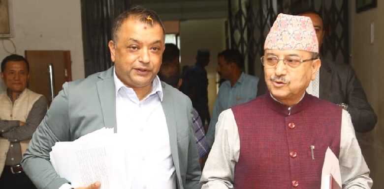 गगन थापा र पूर्णबहादुर खड्काबीच गोल्फुटारमा भेट