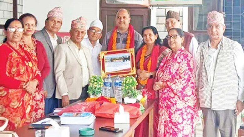 लोकगायक रामप्रसाद खनाल सम्मानित