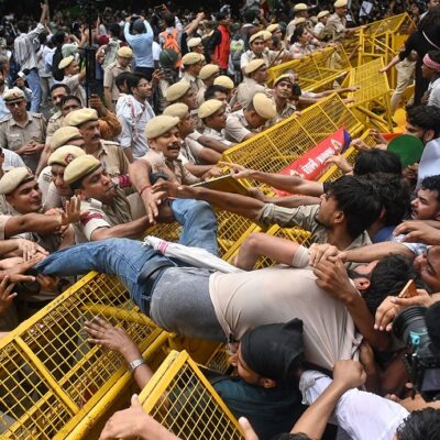 भारतका प्रधानमन्त्री मोदीको राजीनामा माग