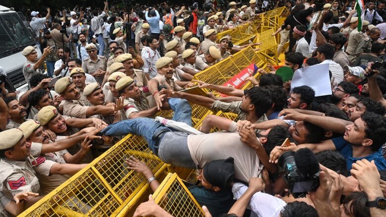 भारतका प्रधानमन्त्री मोदीको राजीनामा माग