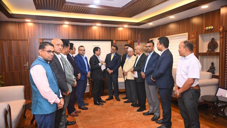सोमबार एकै दिन प्रधानमन्त्री राहत कोषका लागि अर्थमन्त्रीमार्फत दाताले दिए ६० करोड