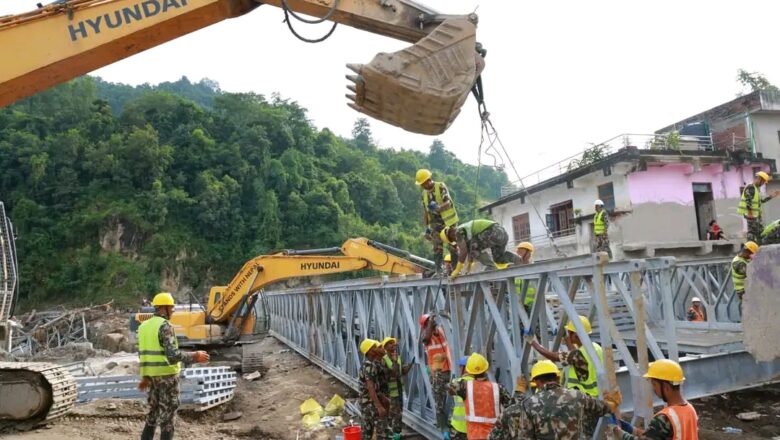 नुवाकोटको तादी खोलामा अस्थायी फलामे पुल जडान कार्य तीव्र